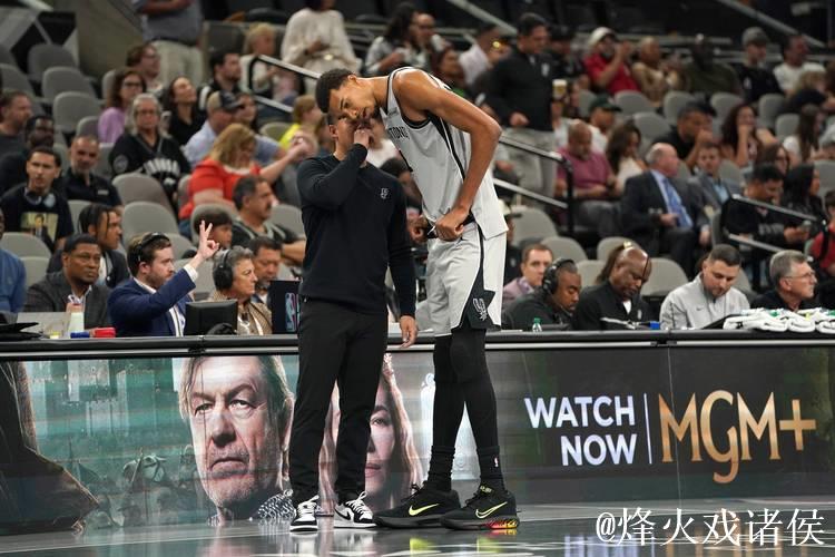 文班甘当绿叶！马刺众将合力掀翻雷霆 证明球队跻身顶尖强队之列