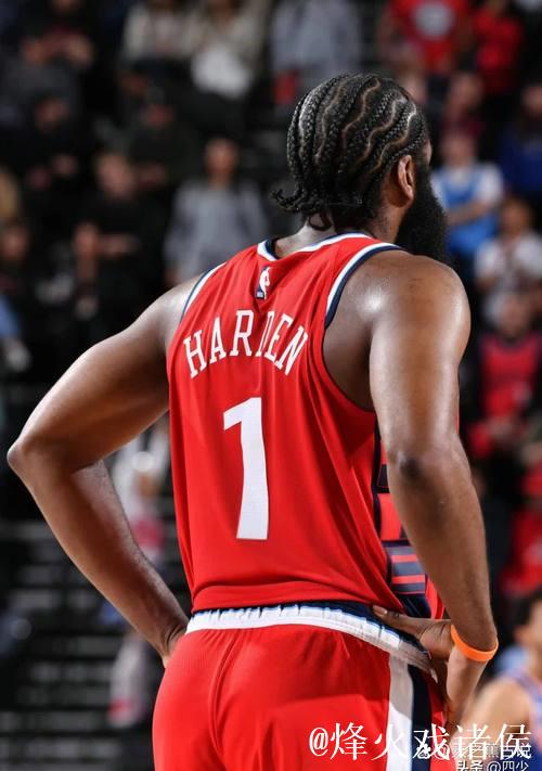 确实有伤!哈登首节出战10分钟,罚球4中1得到1分1板3助1断 确实有伤!哈登首节出战10分钟,罚球4中1得到1分1板3助1断