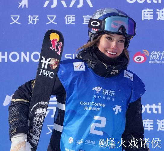 谷爱凌云顶站U型场地世界杯逆袭夺冠：自信源于不懈努力