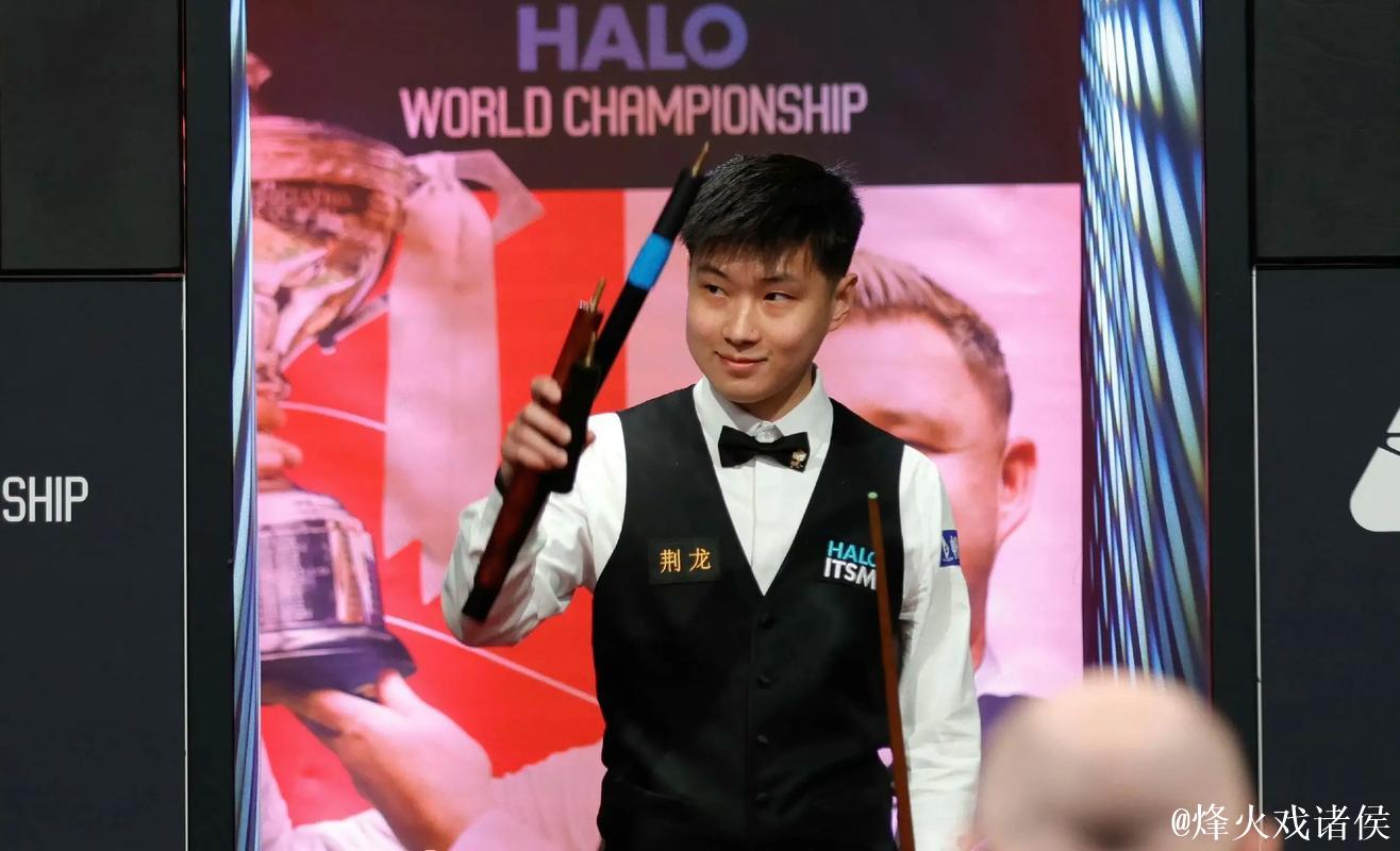 赵心童6-1轻松击败布朗 挺进斯诺克国际锦标赛次轮