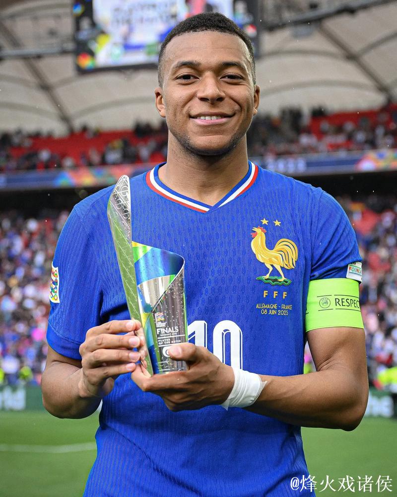 法国队欧国联半决赛名单出炉，姆巴佩携手登贝莱出战